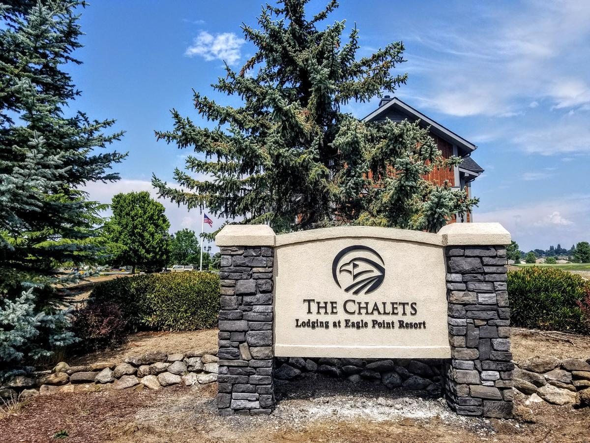 Resort At Eagle Point Golf Club Lodging Exteriör bild
