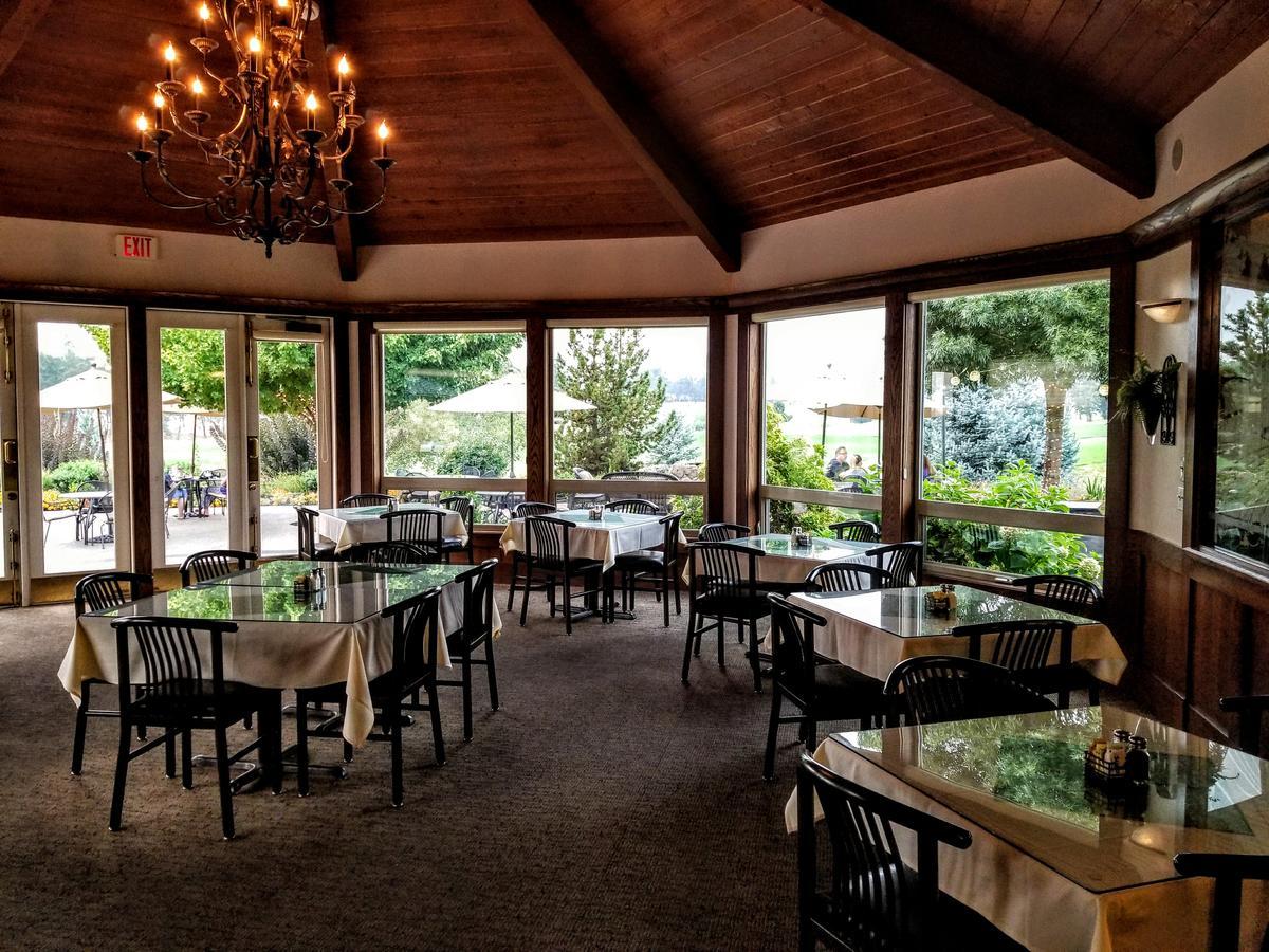 Resort At Eagle Point Golf Club Lodging Exteriör bild