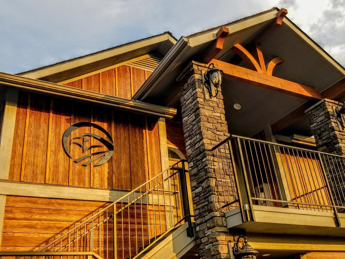 Resort At Eagle Point Golf Club Lodging Exteriör bild