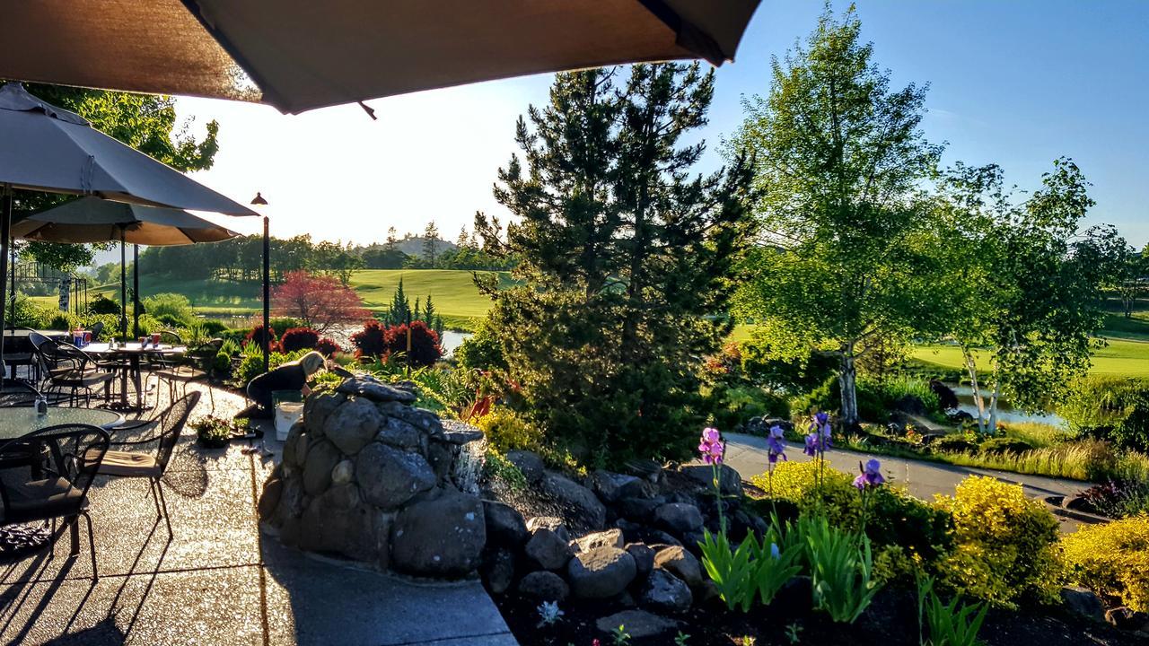 Resort At Eagle Point Golf Club Lodging Exteriör bild