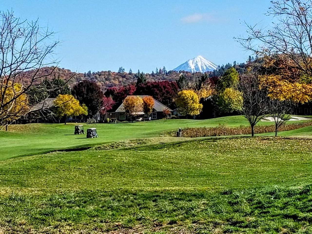 Resort At Eagle Point Golf Club Lodging Exteriör bild