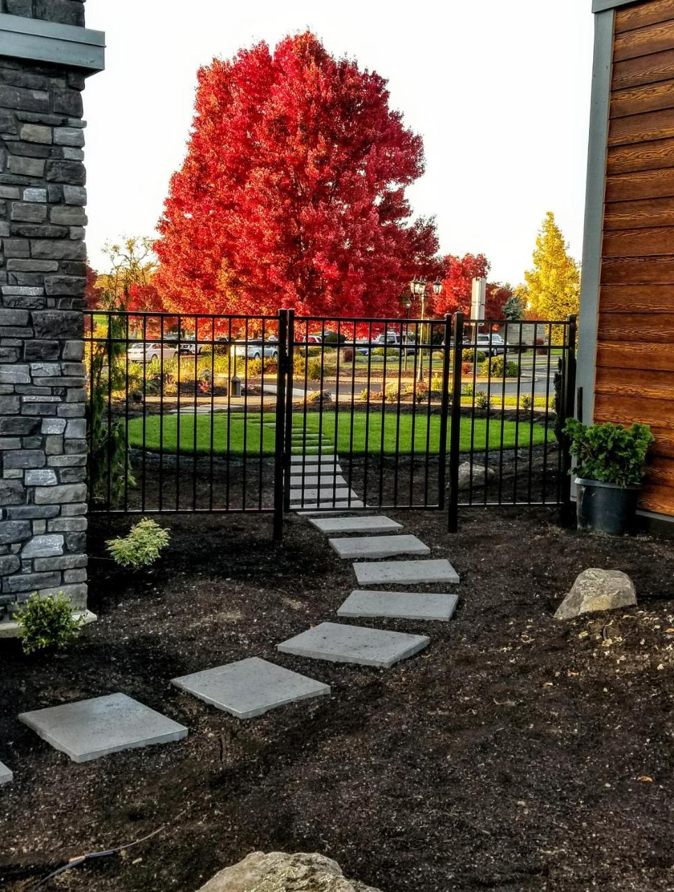 Resort At Eagle Point Golf Club Lodging Exteriör bild